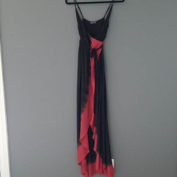 Express xs black and red belted wrap maxi dress - Picture 3 of 6